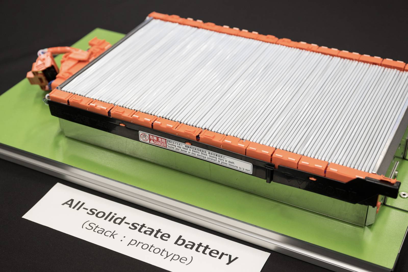 全固体電池の試作品（photo=トヨタ自動車）