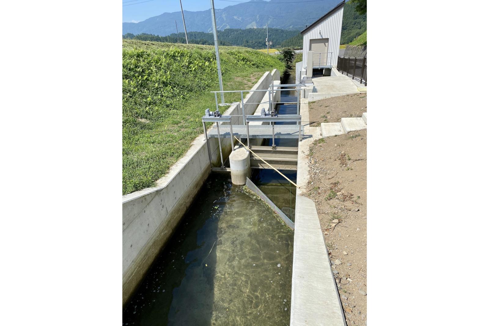 野沢温泉村の小水力発電所（photo=GLM）