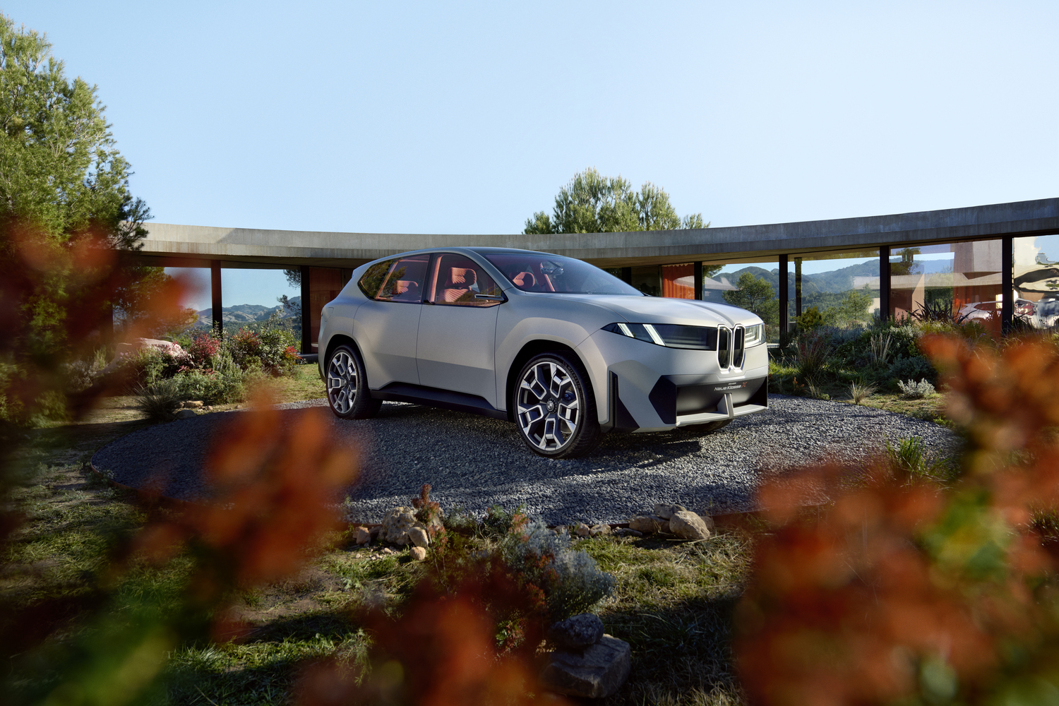 2024年3月発表　BMWビジョン ノイエクラッセ エックスのフロントビュー