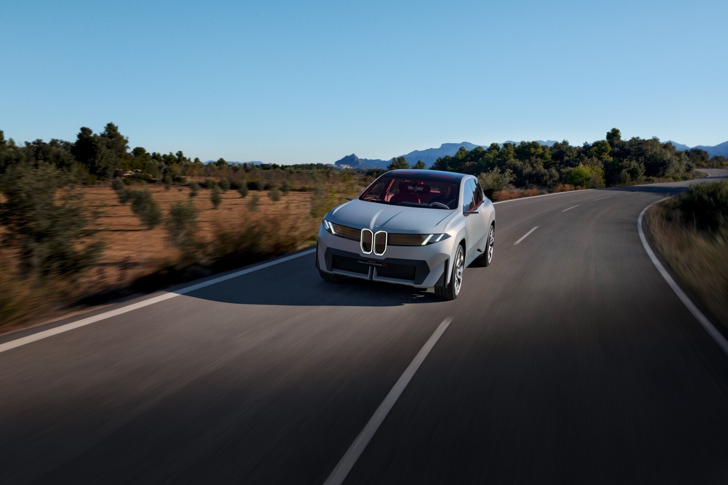 2024年3月発表　BMWビジョン ノイエクラッセ エックスは第6世代のeDriveテクノロジーを搭載し、わずか10分の充電で300㎞走行することが可能に
