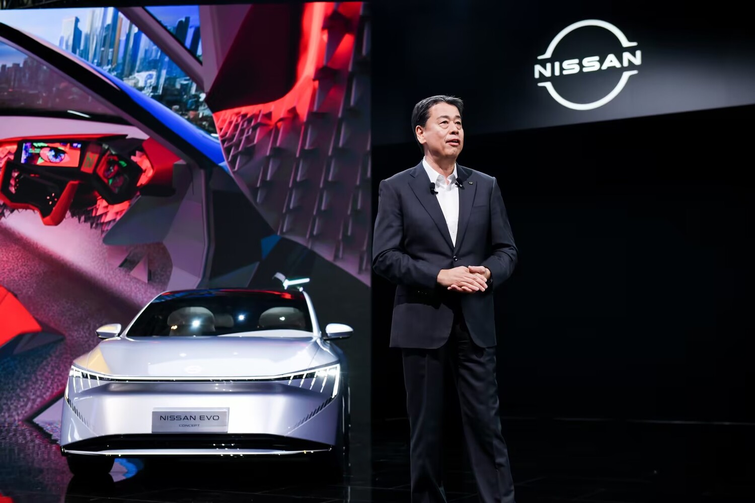 2024北京モーターショーでコンセプトカー4台の公開と1車種の追加を発表する、日産自動車の社長兼CEO 内田誠氏