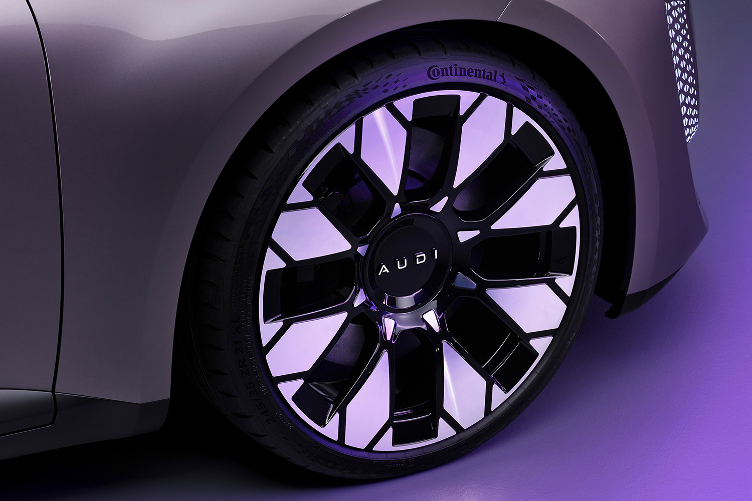 AUDI Eのアルミホイール