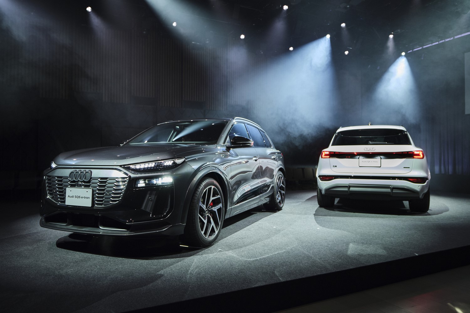 アウディ最新のBEV専用SUV、Q6 e-トロンにクーペ・ルックの