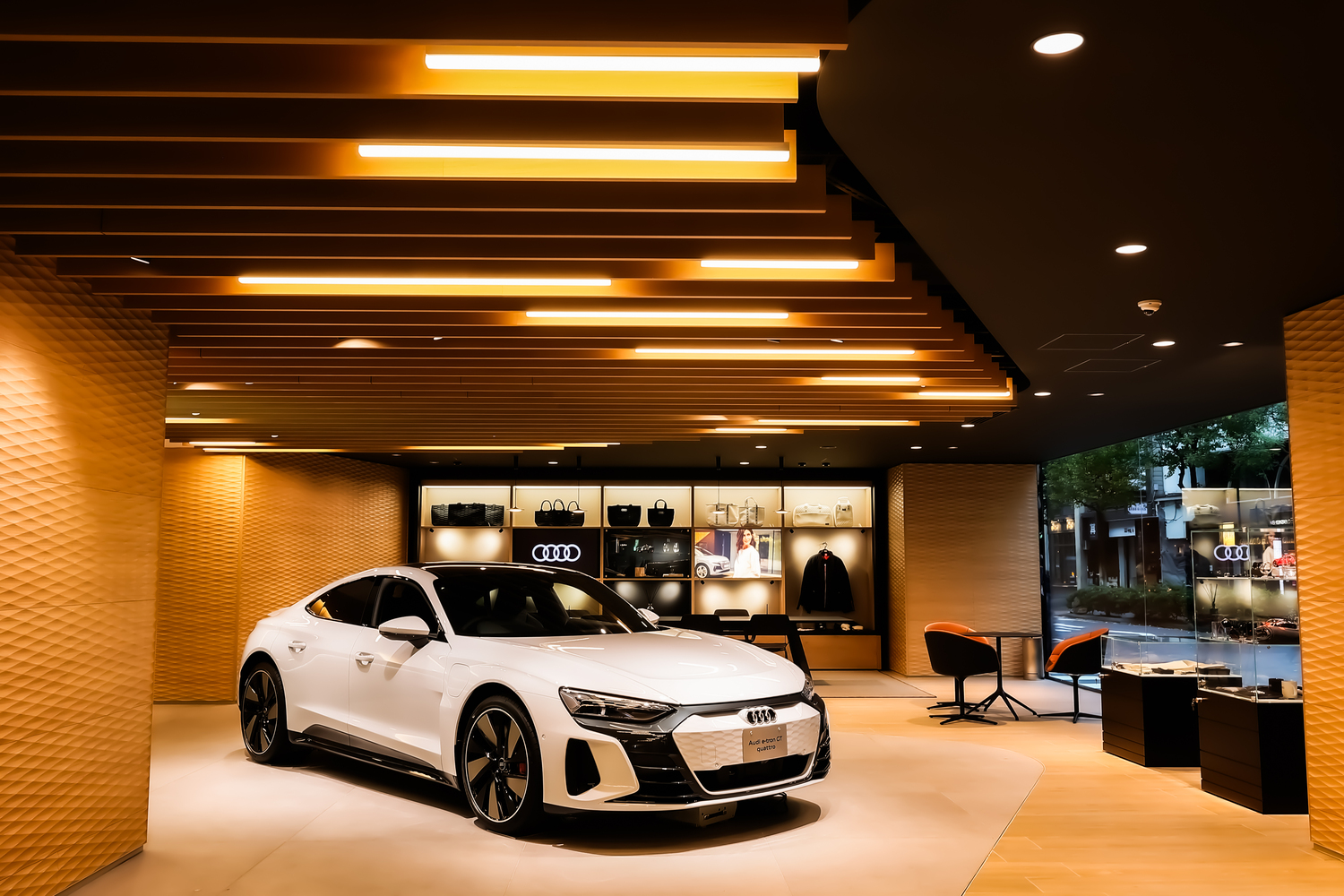 Audi City銀座の店内風景