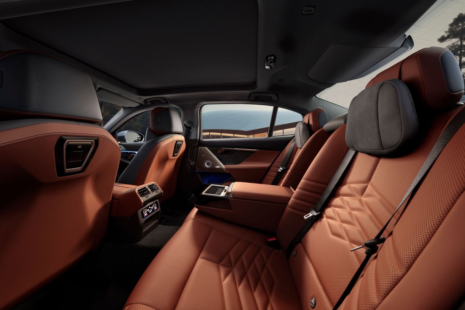BMW「i5 eDrive35L Exclusive M Sport」と「525Li Exclusive M Sport」の室内