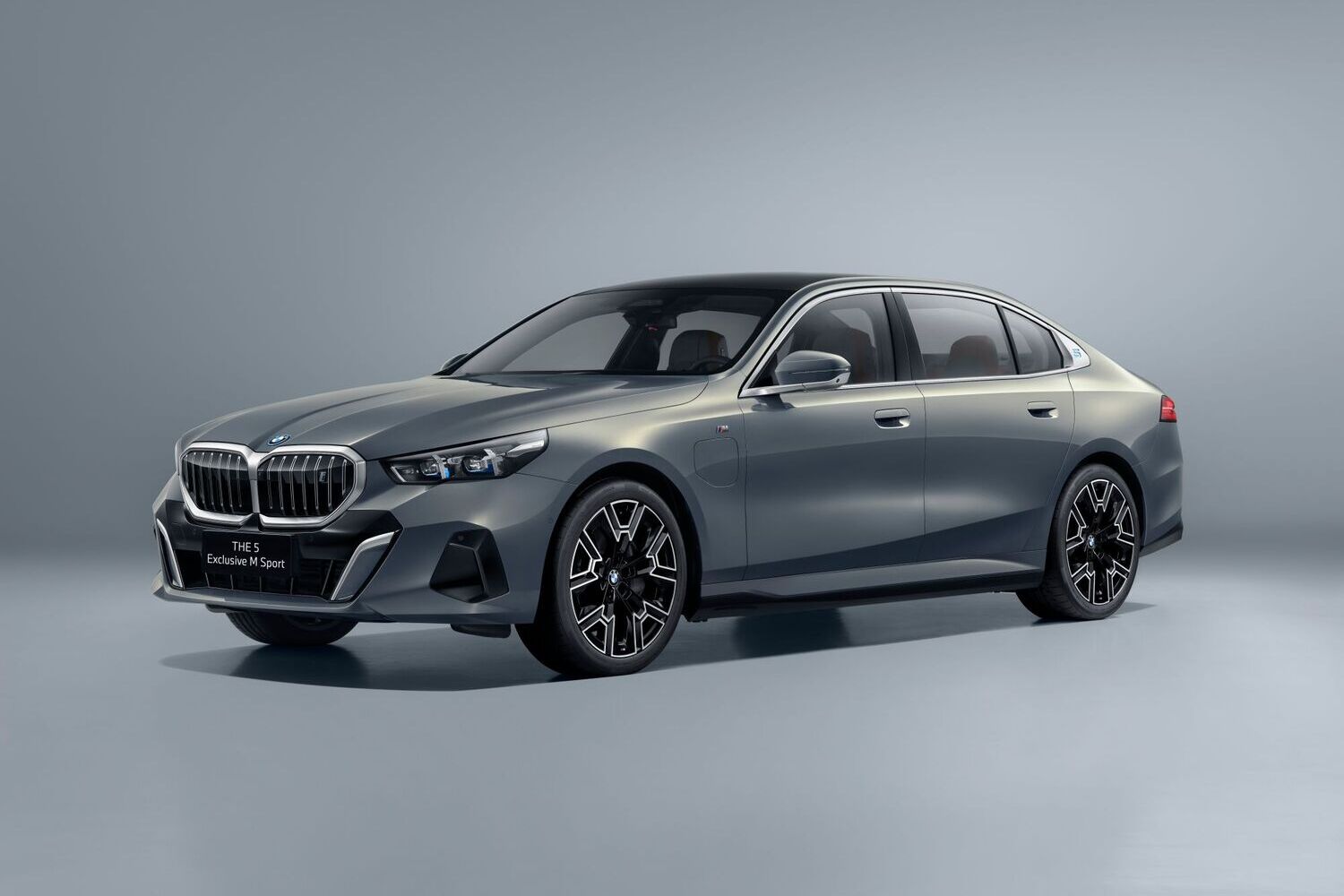 BMW「i5 eDrive35L Exclusive M Sport」と「525Li Exclusive M Sport」のフロントスタイル