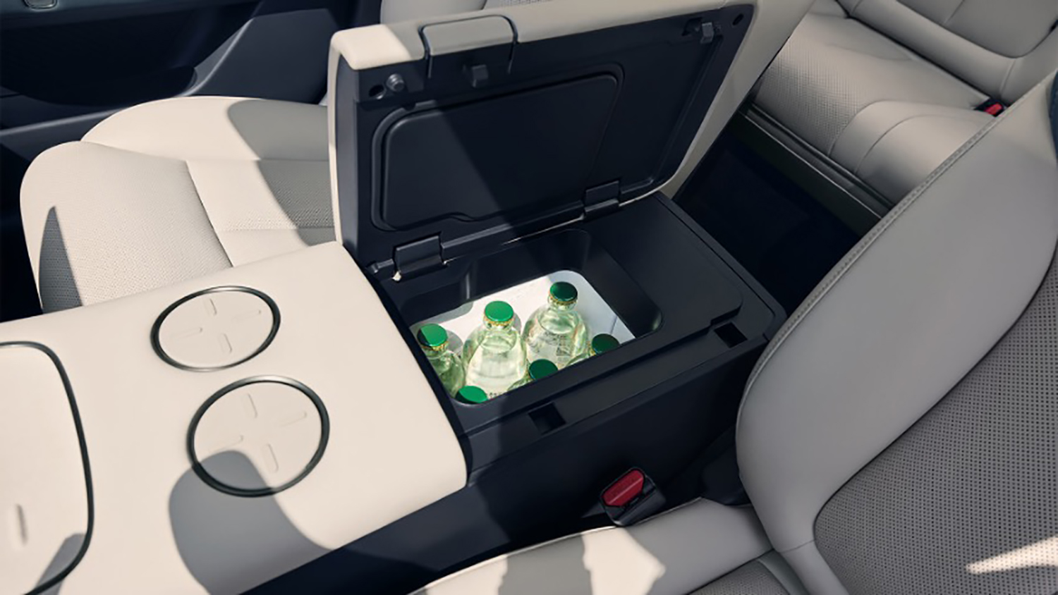 日産N7のアームレスト