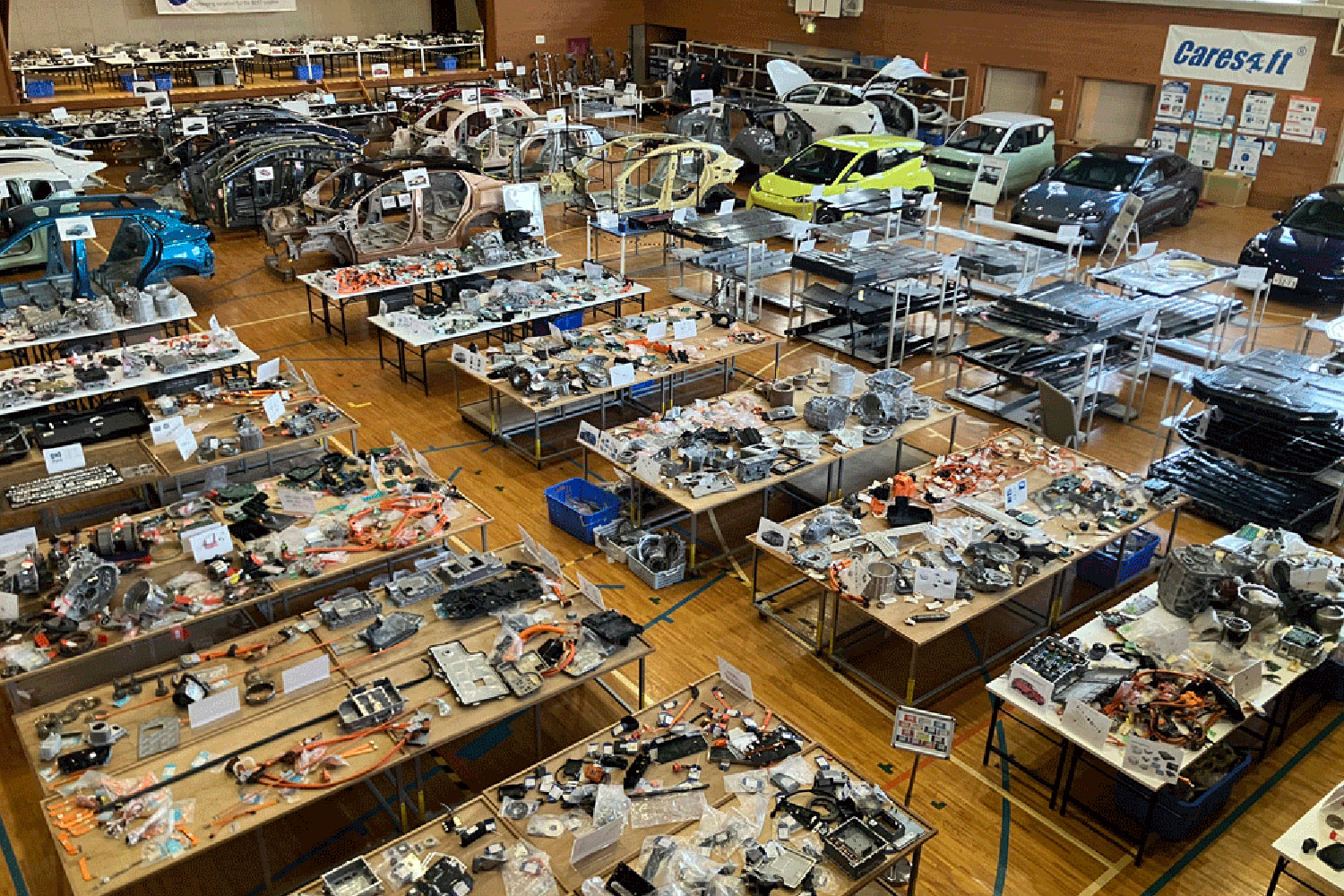 EVの分解展示場