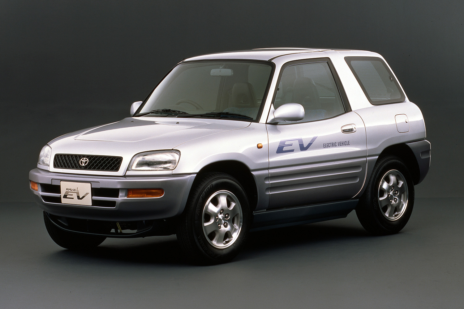 トヨタRAV4EV