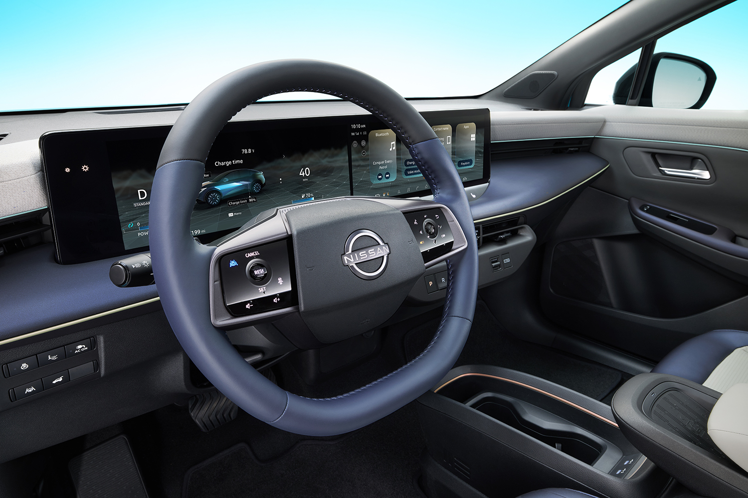 日産新型リーフの車内