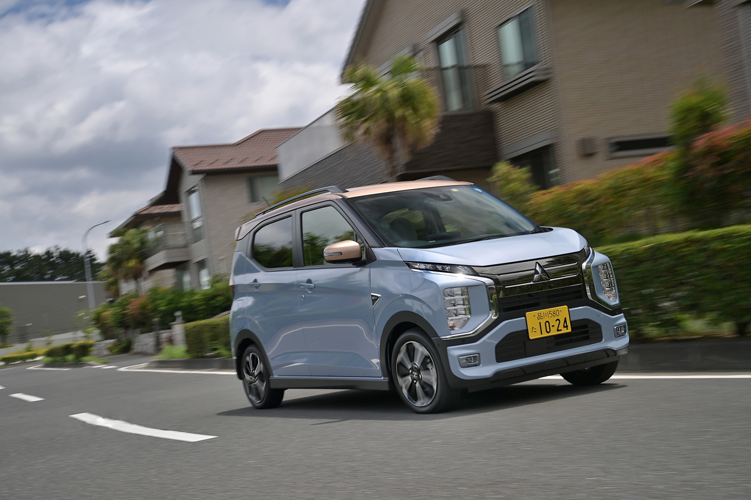 上り坂を走るEV