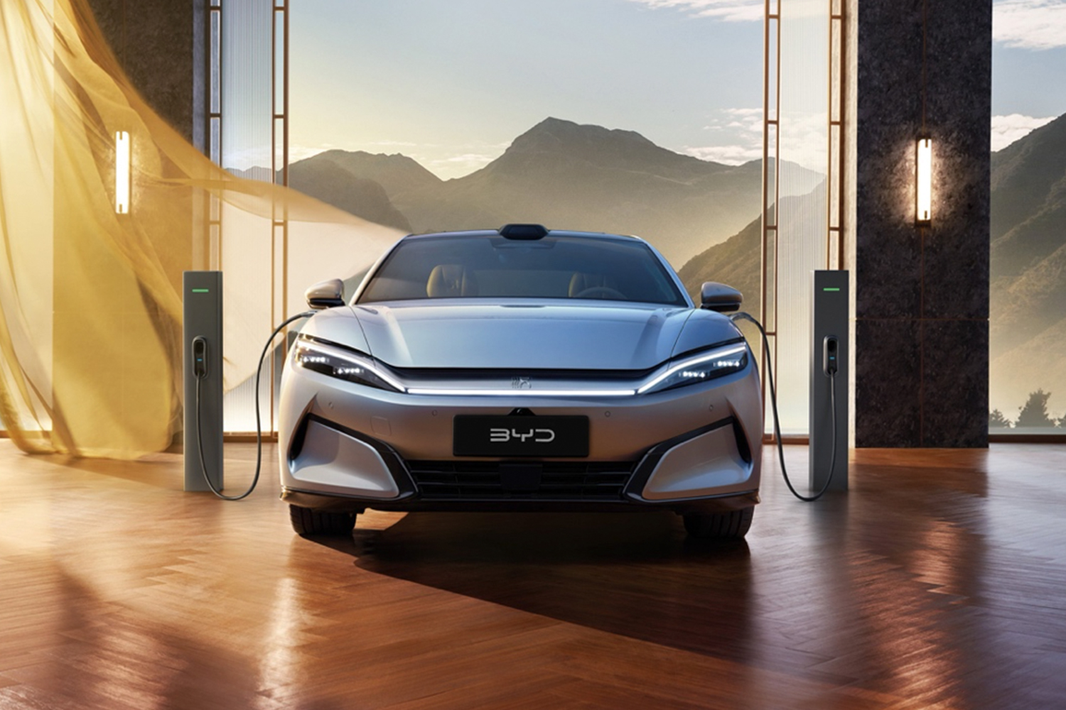BYDのフラグシップセダン「Han L」
