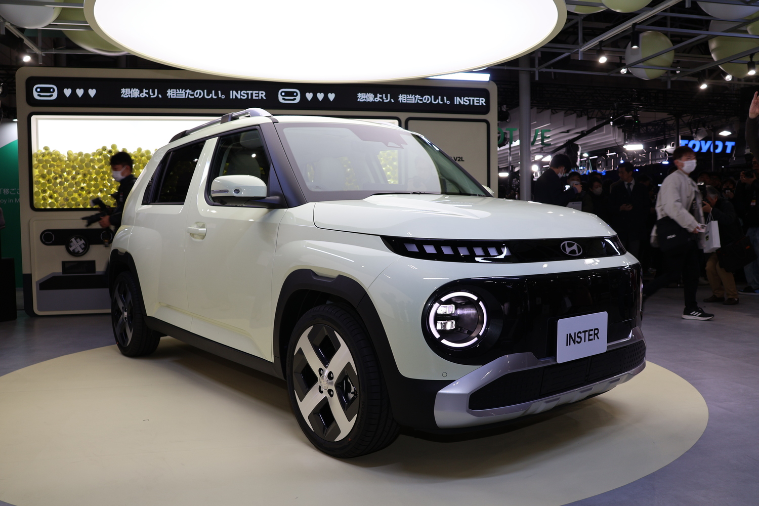 東京オートサロン2025に展示されたヒョンデ・インスター