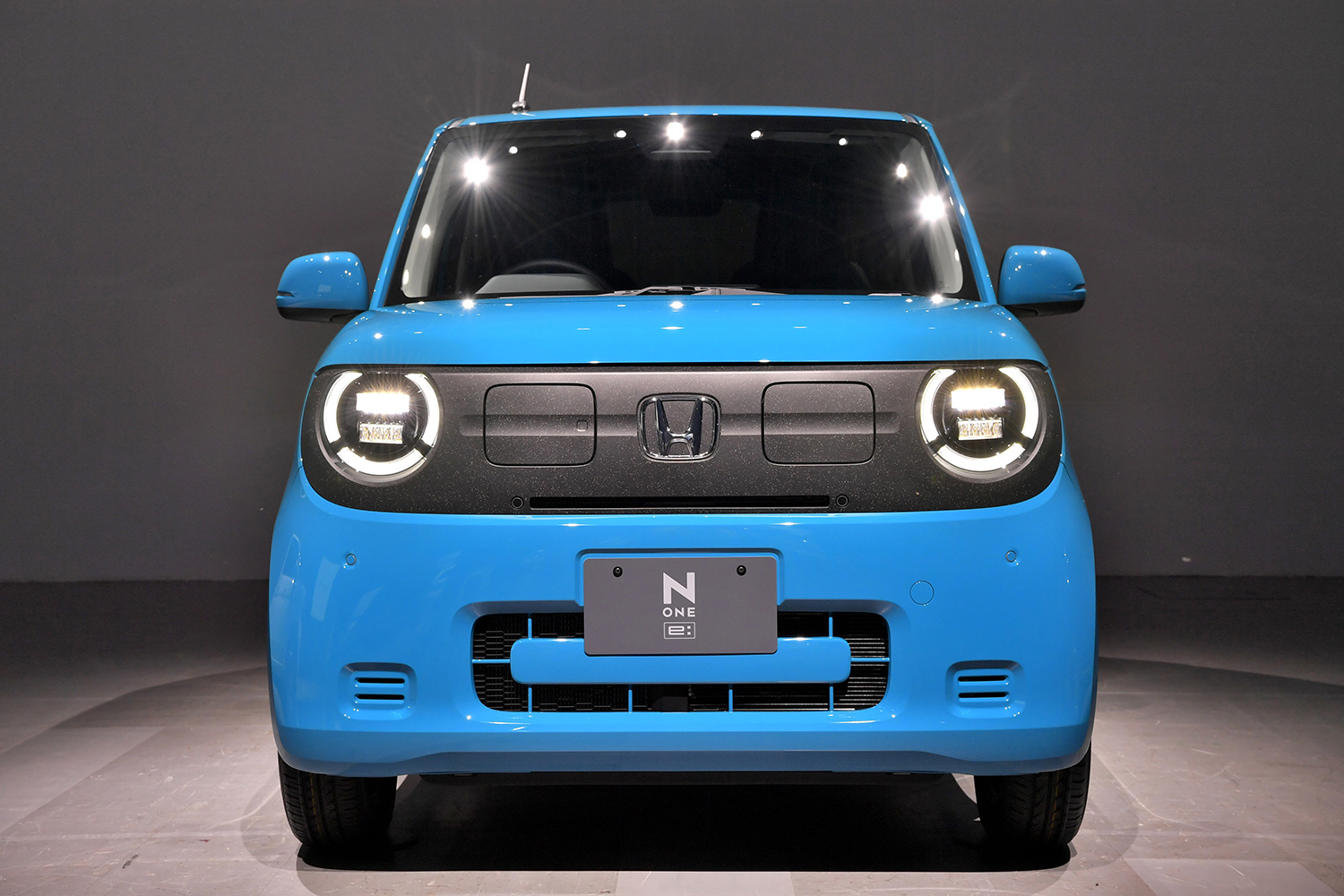 ホンダN-ONE e:の真正面フロントスタイリング