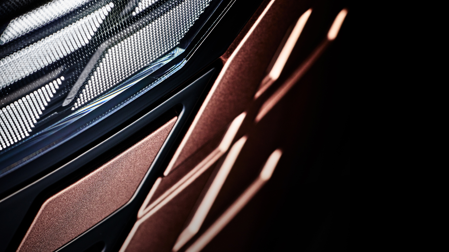 2026年度の発売が予定されている新型日産エルグランドのフロントフェイス