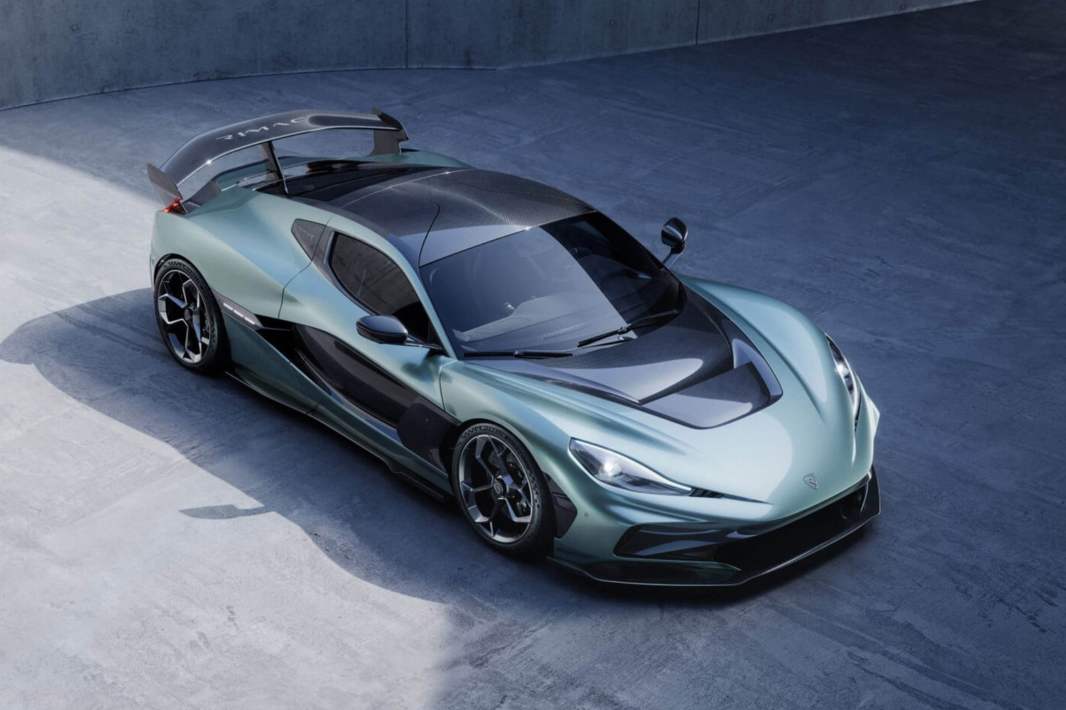 リマック・ネヴェーラRのフロントスタイリング