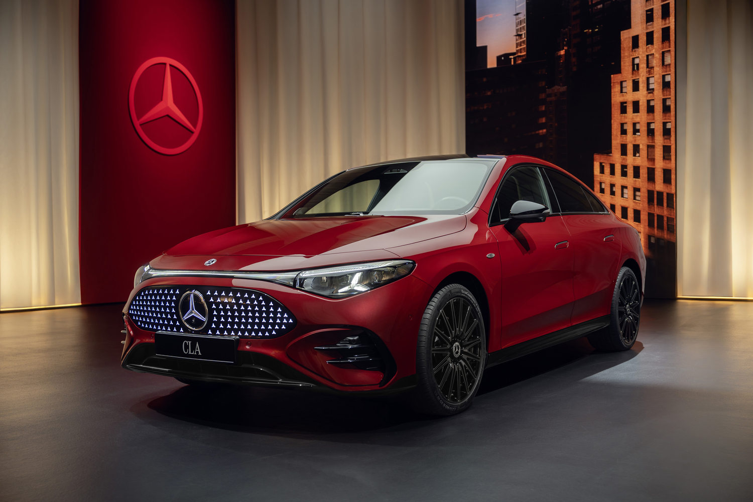 フルモデルチェンジを機にEVがランアップされたメルセデスベンツの新型CLAをジャパンモビリティショー2025で本邦初公開