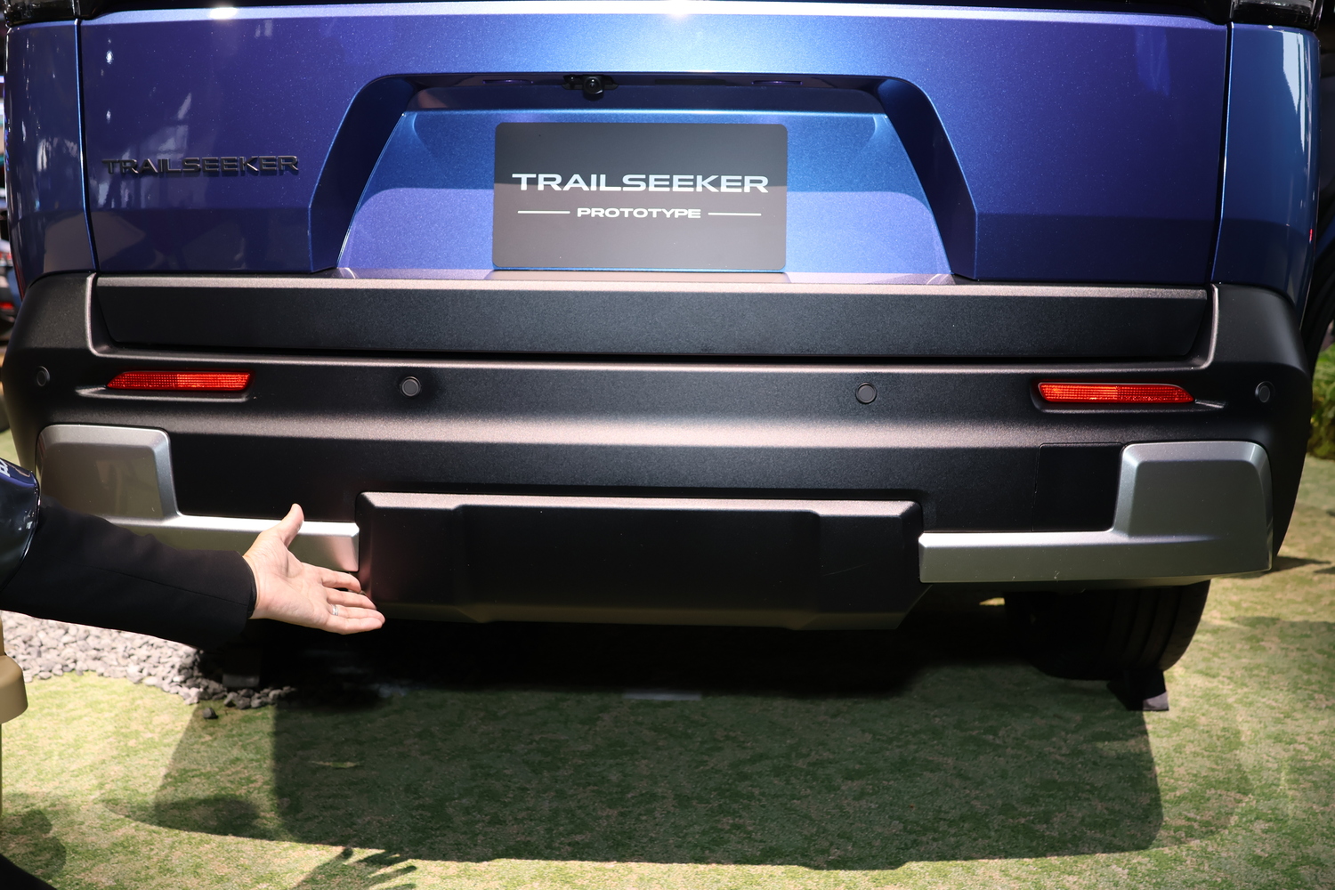 トレイルシーカー・プロトタイプのリヤバンパー部のカバー 中にはヒッチメンバーが隠れている