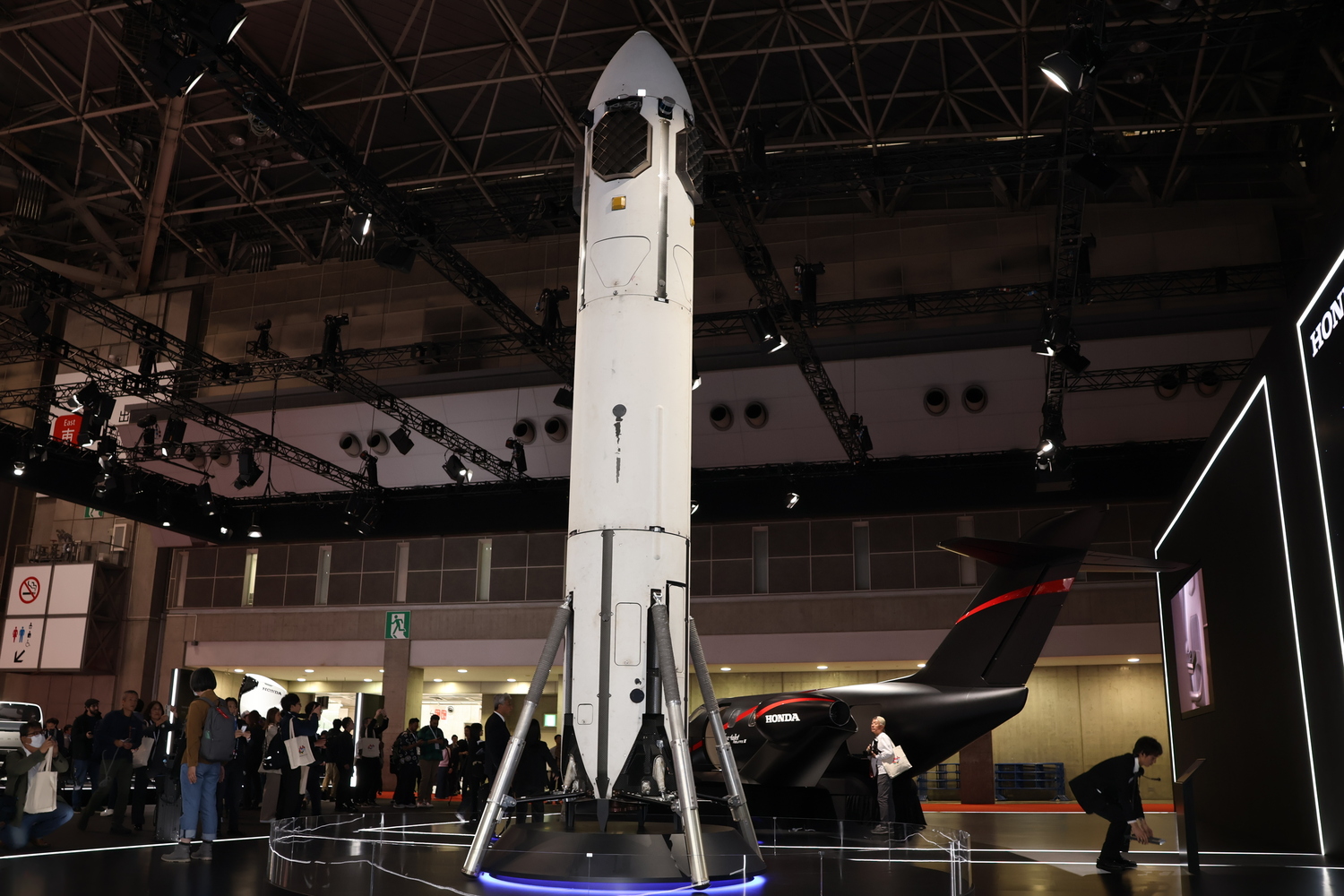 ジャパンモビリティショー2025のホンダブースに展示された自社製のロケット