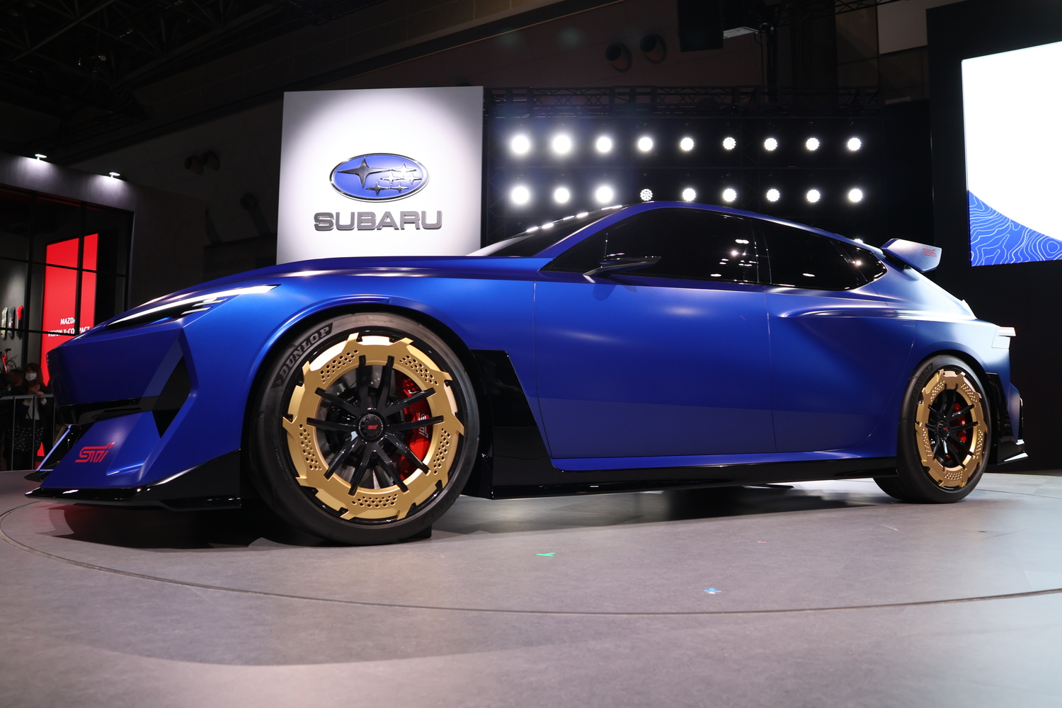 ジャパンモビリティショー2025で世界初公開されたSUBARUのBEVコンセプトカー「Performance-E STI concept」　フロント
