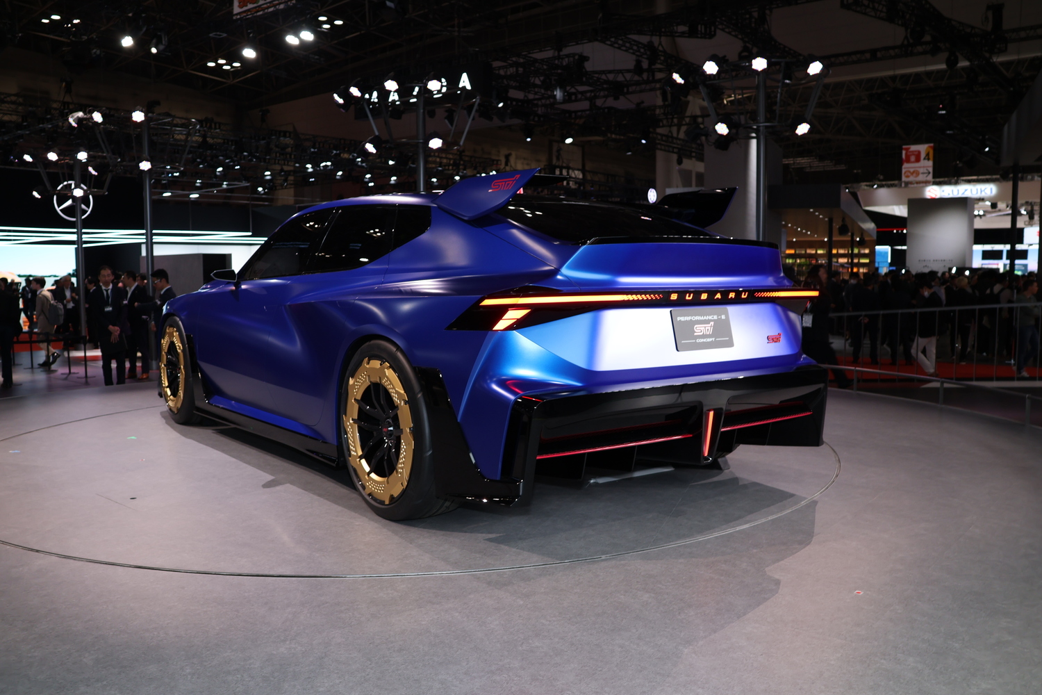 ジャパンモビリティショー2025で世界初公開されたSUBARUのBEVコンセプトカー「Performance-E STI concept」 左リヤ