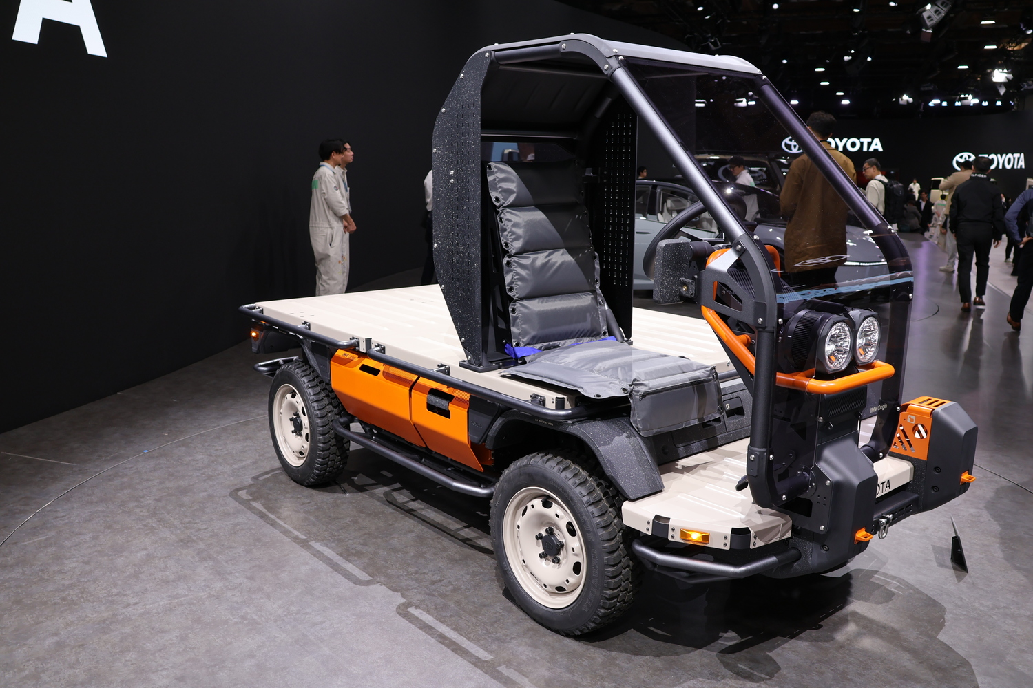 ジャパンモビリティショー2025で発表されたトヨタのアフリカ向けモビリティ「IMV Origin」
