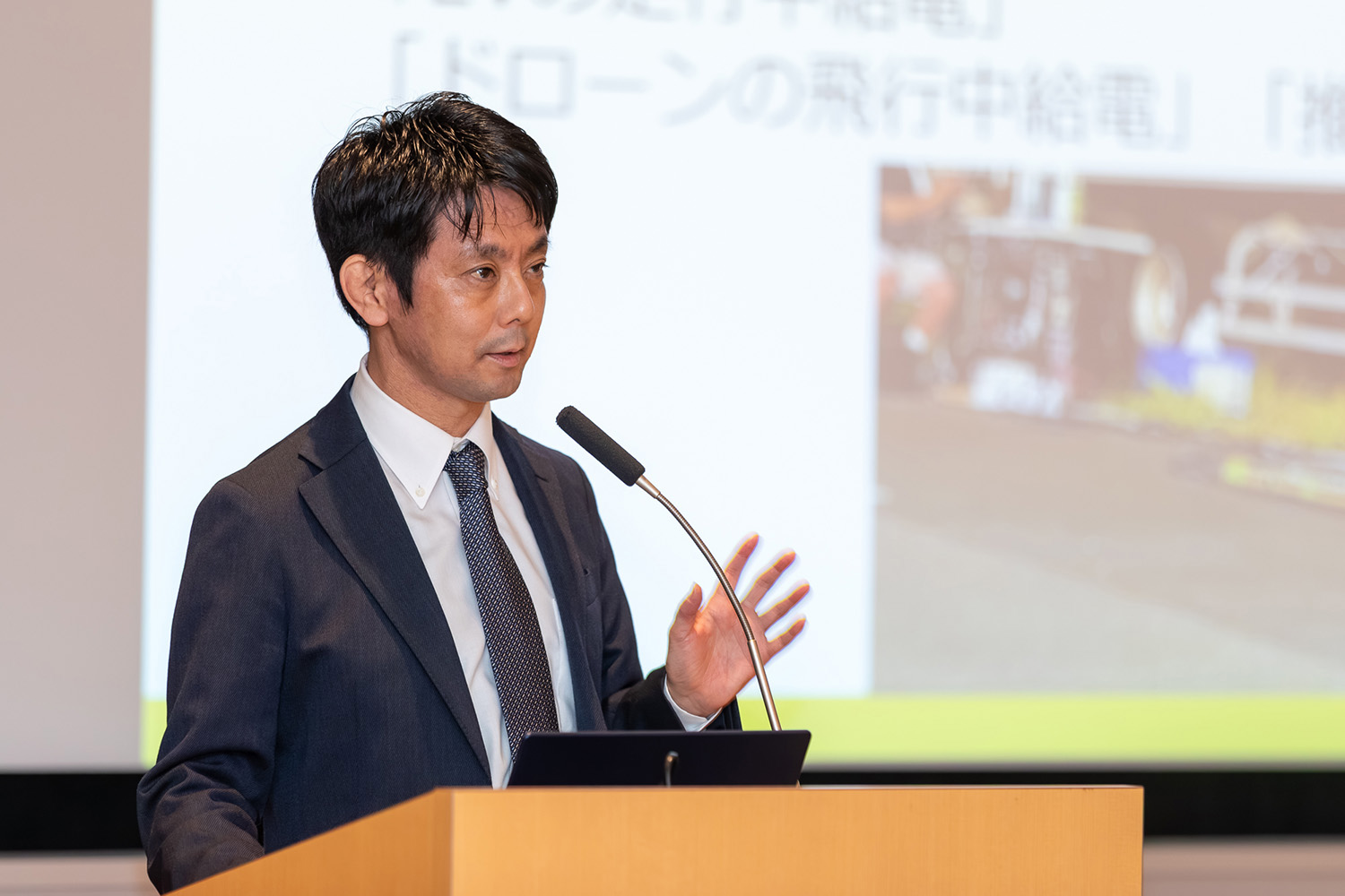 東京大学大学院新領域創成科学研究科の藤本藤本博志教授