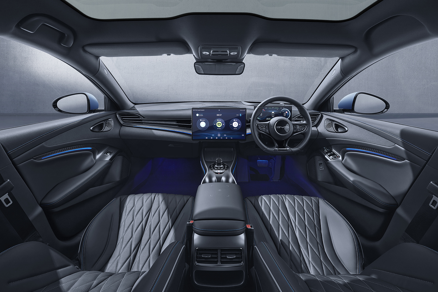 BYD 新型SEALの車内