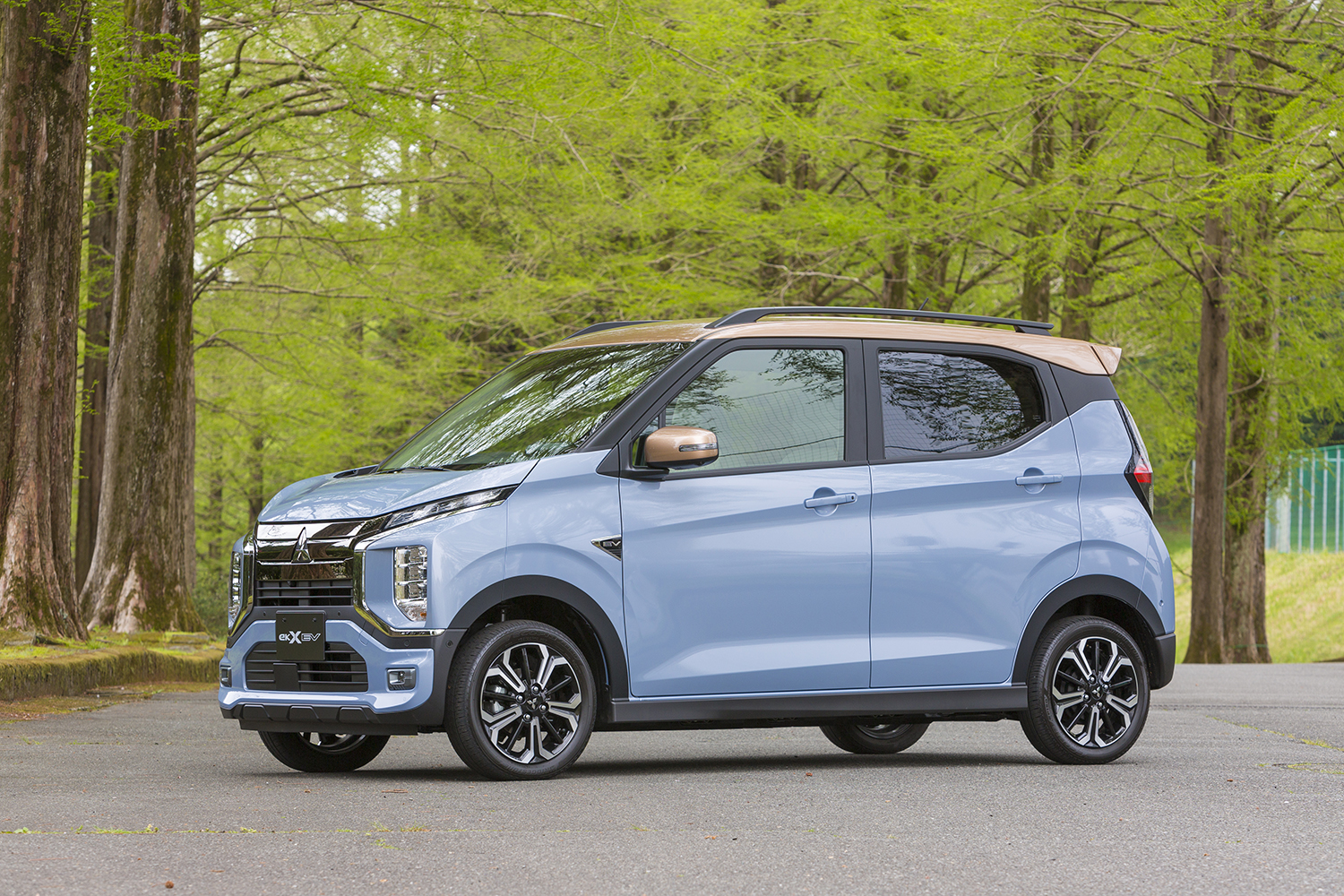 三菱eKクロスEVのフロントスタイリング