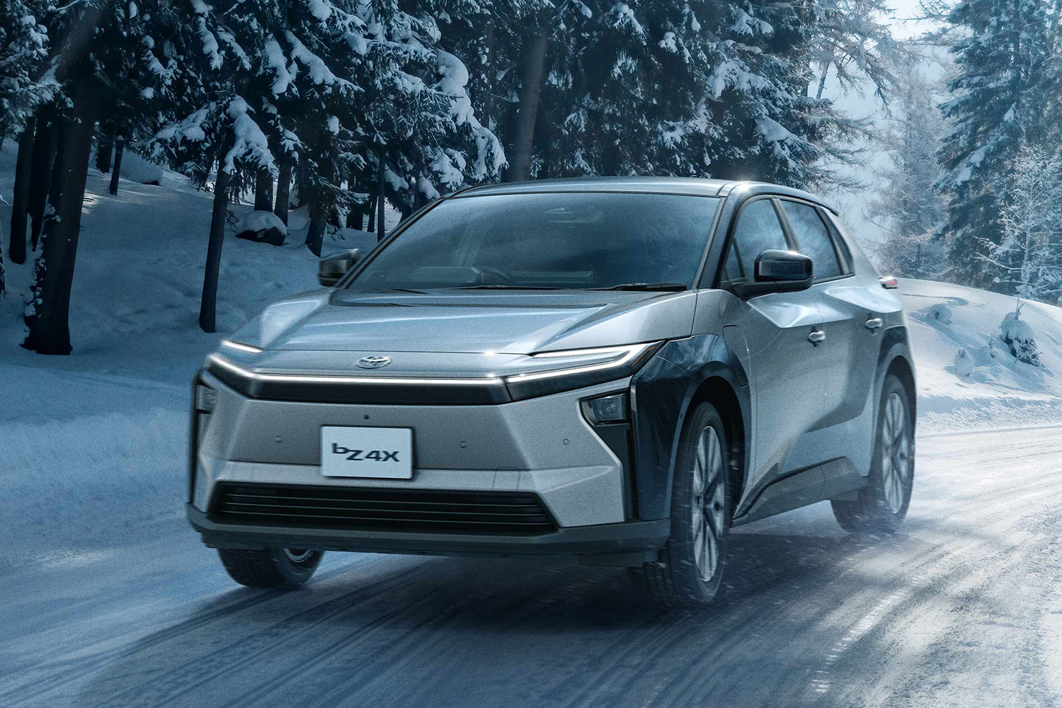 一部改良を受けたトヨタbZ4Xの走行シーン