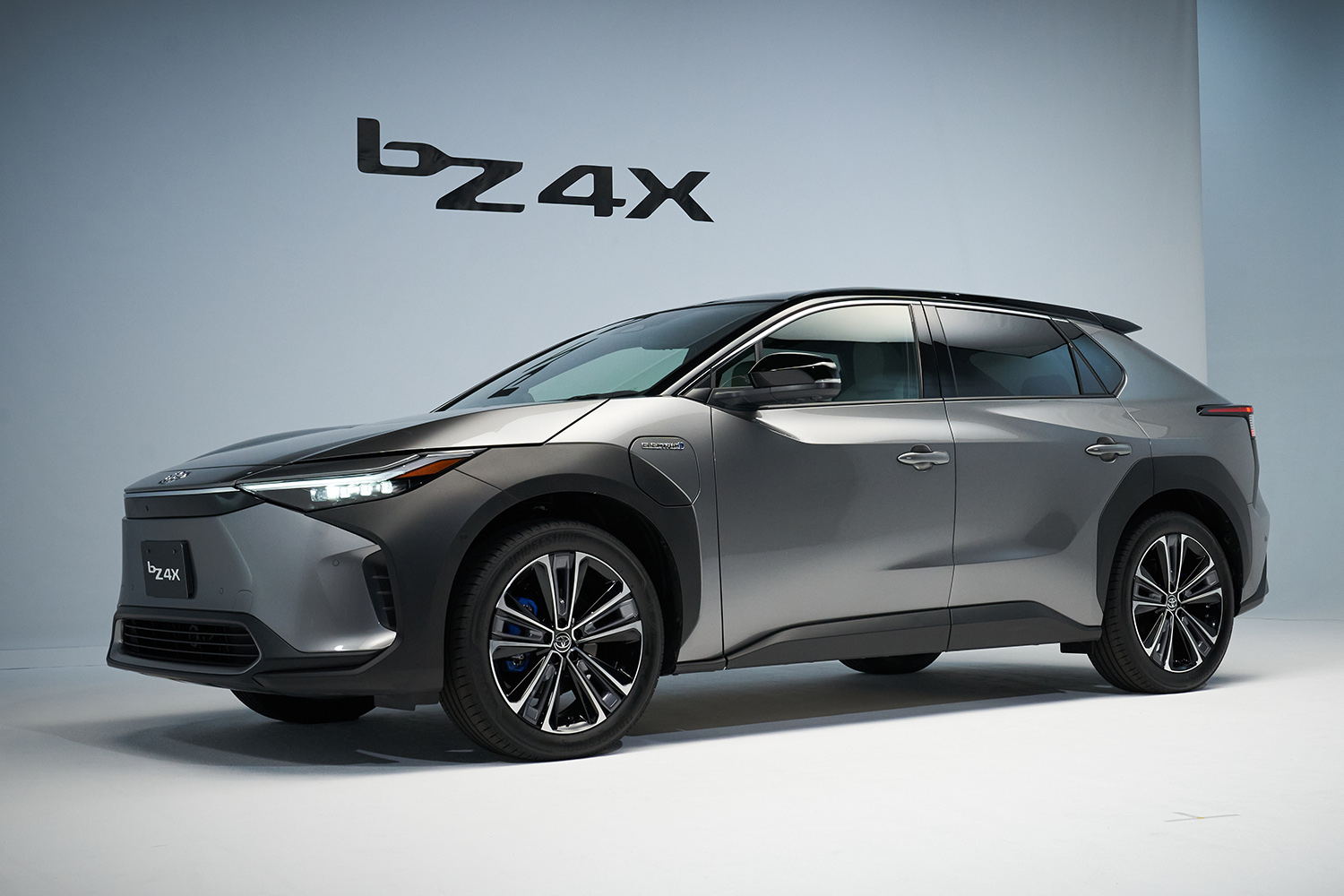 デビュー当時のトヨタbZ4Xのフロントスタイリング