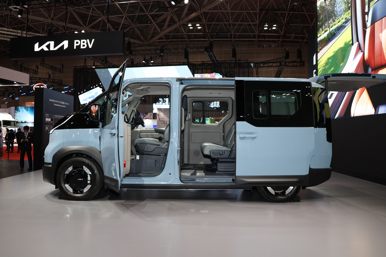 ジャパンモビリティショー2025Kia PBV ジャパンブースに展示されたPV5パッセンジャー