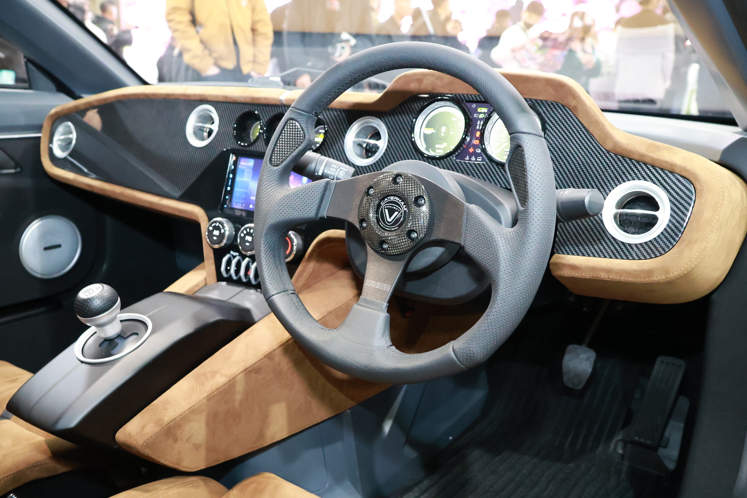東京オートサロン2026に展示されたケータハム・プロジェクトVの運転席周り