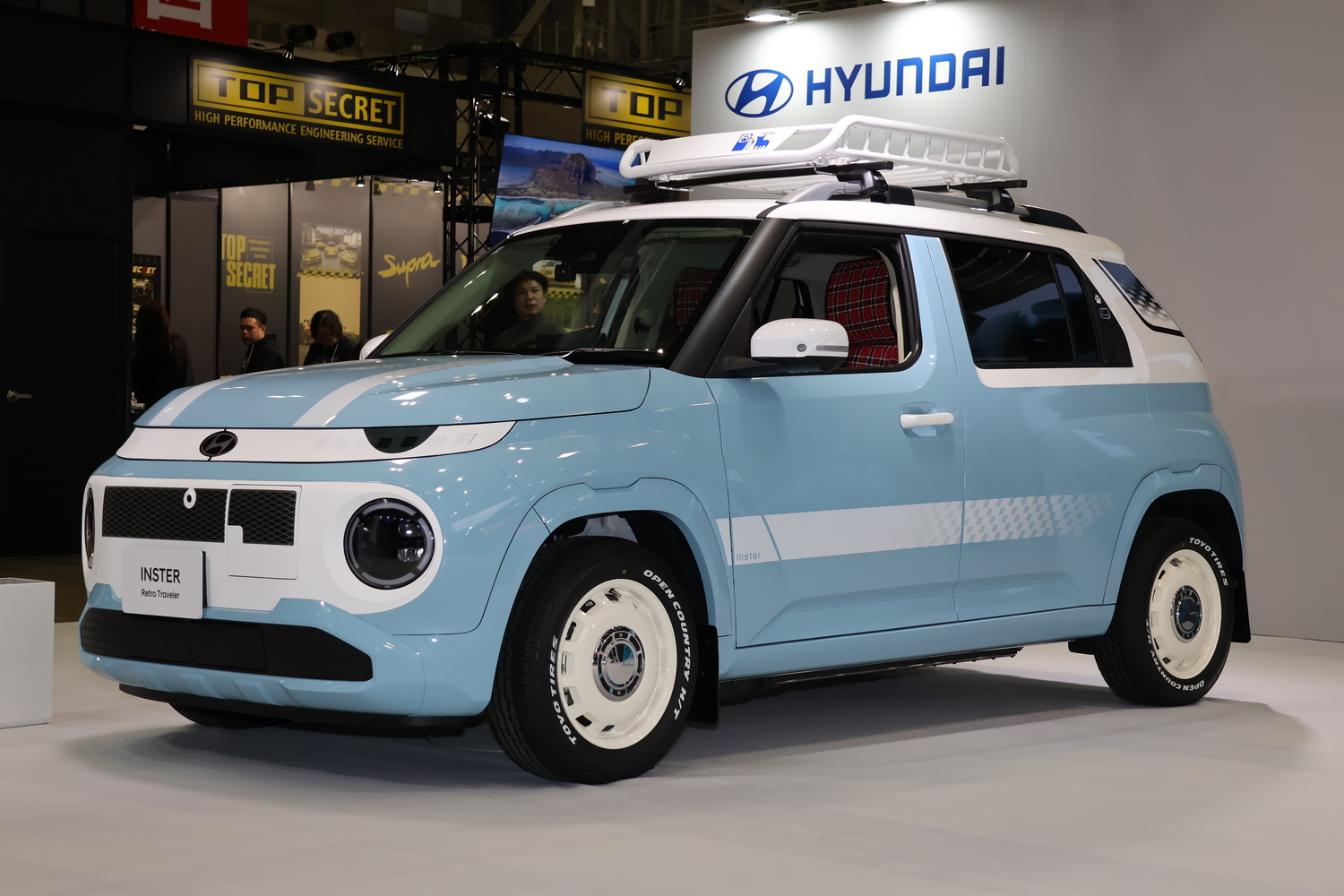 東京オートサロン2026に展示されたヒョンデのコンセプトカー「インスター・レトロ・トラベラー」