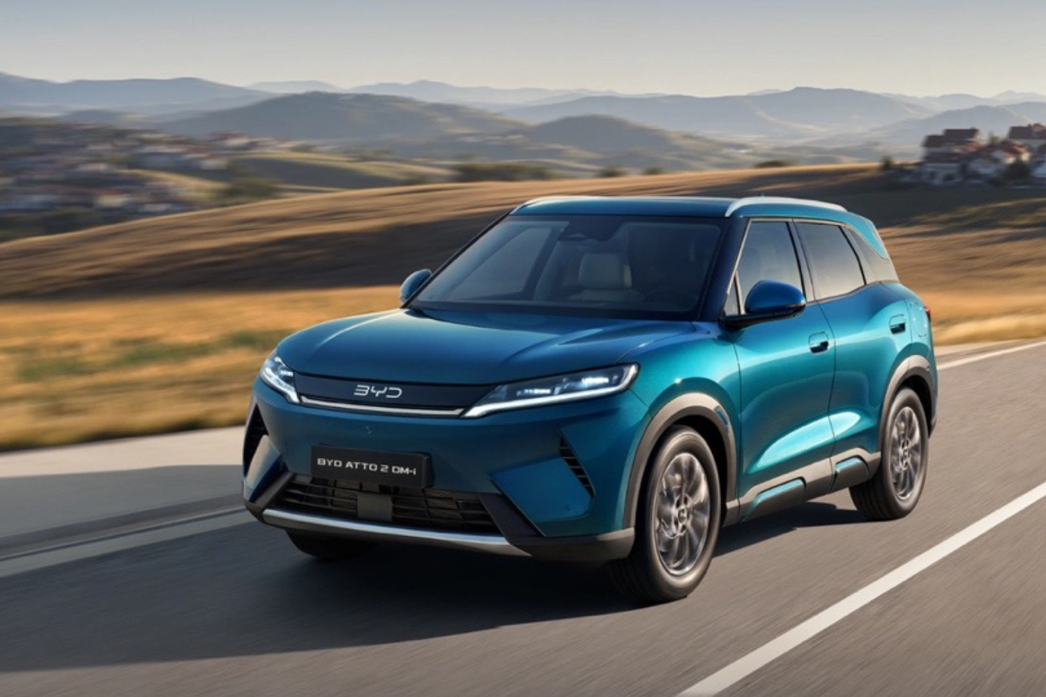 BYD Atto 2 DM-iの走行シーン