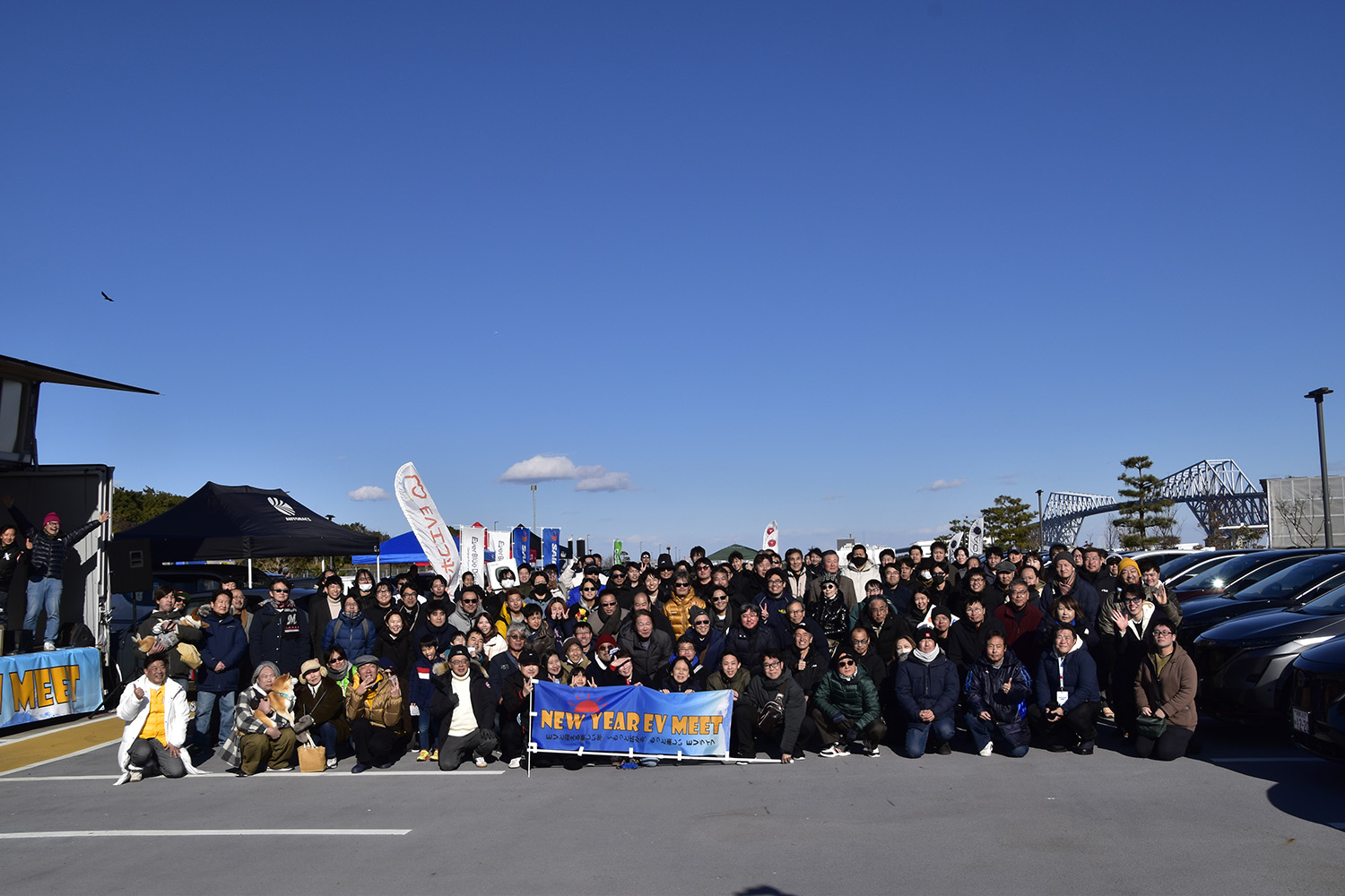 NEW YEAR EV MEET 2026の集合写真
