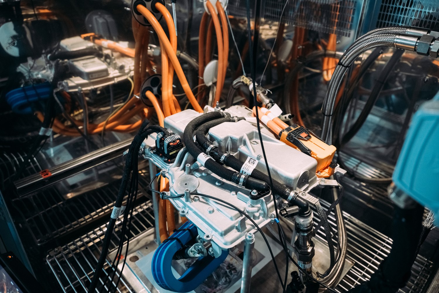 BMW M ノイエクラッセのパワートレーン開発風景