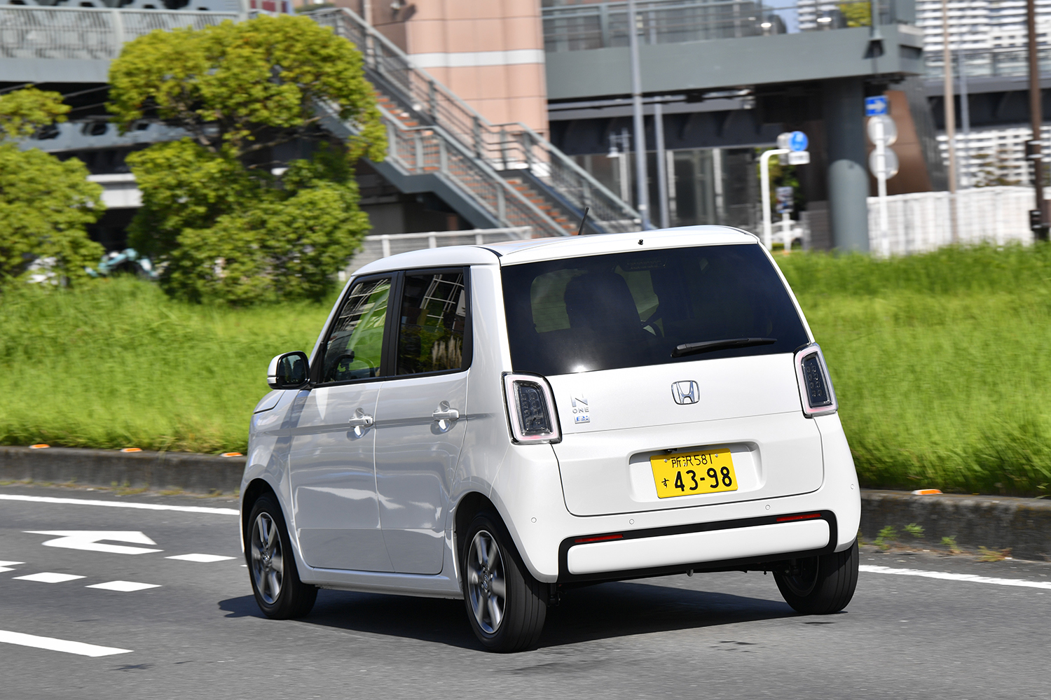 ホンダN-ONE e:の走行シーン
