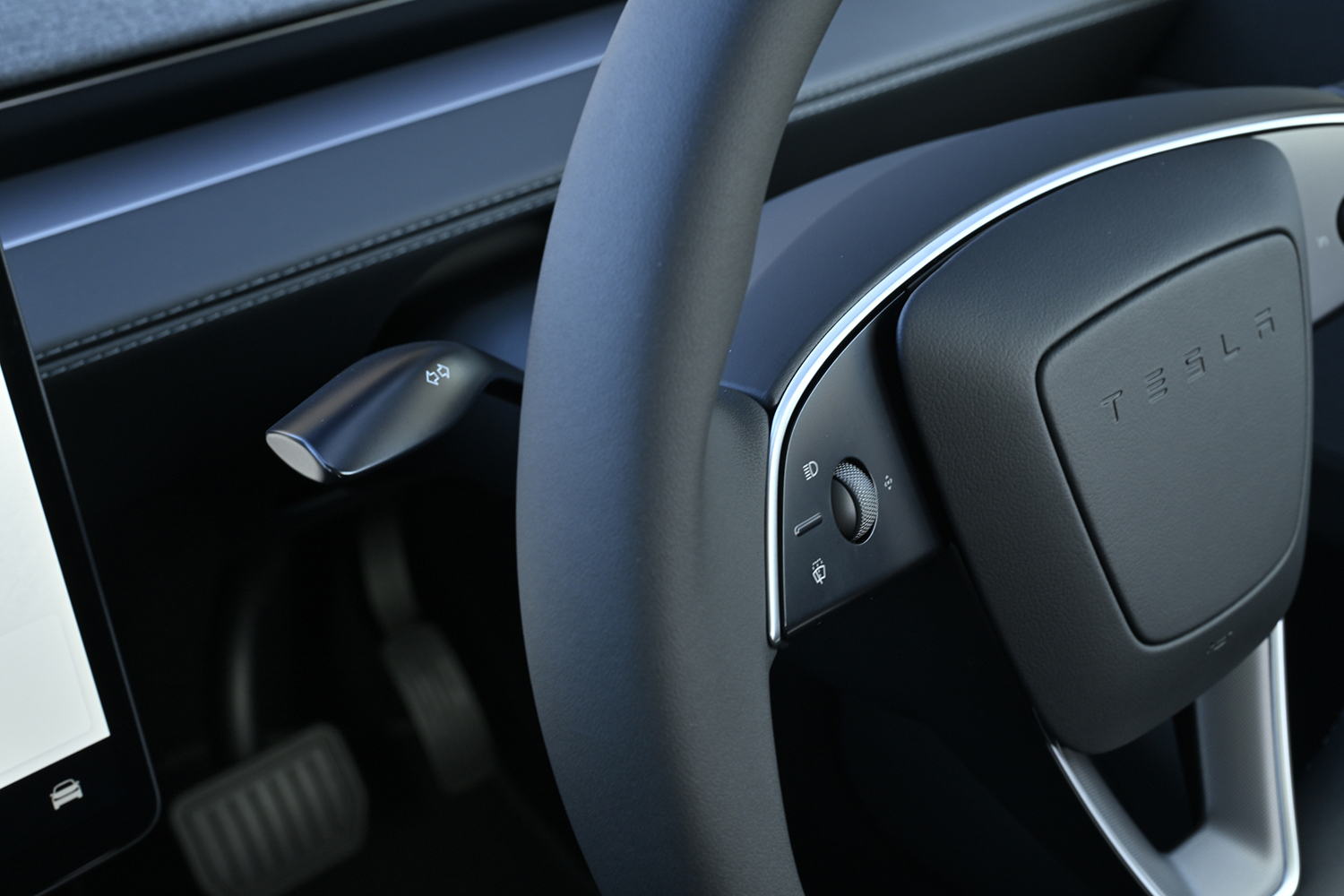 テスラ・モデルYのウインカーレバー