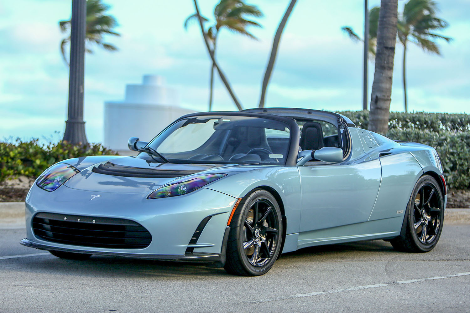 テスラ・ロードスターのフロントスタイリング