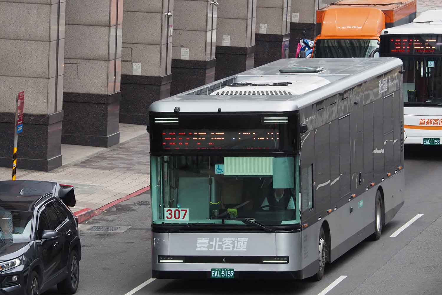 鴻海のEVバス「モデルT」