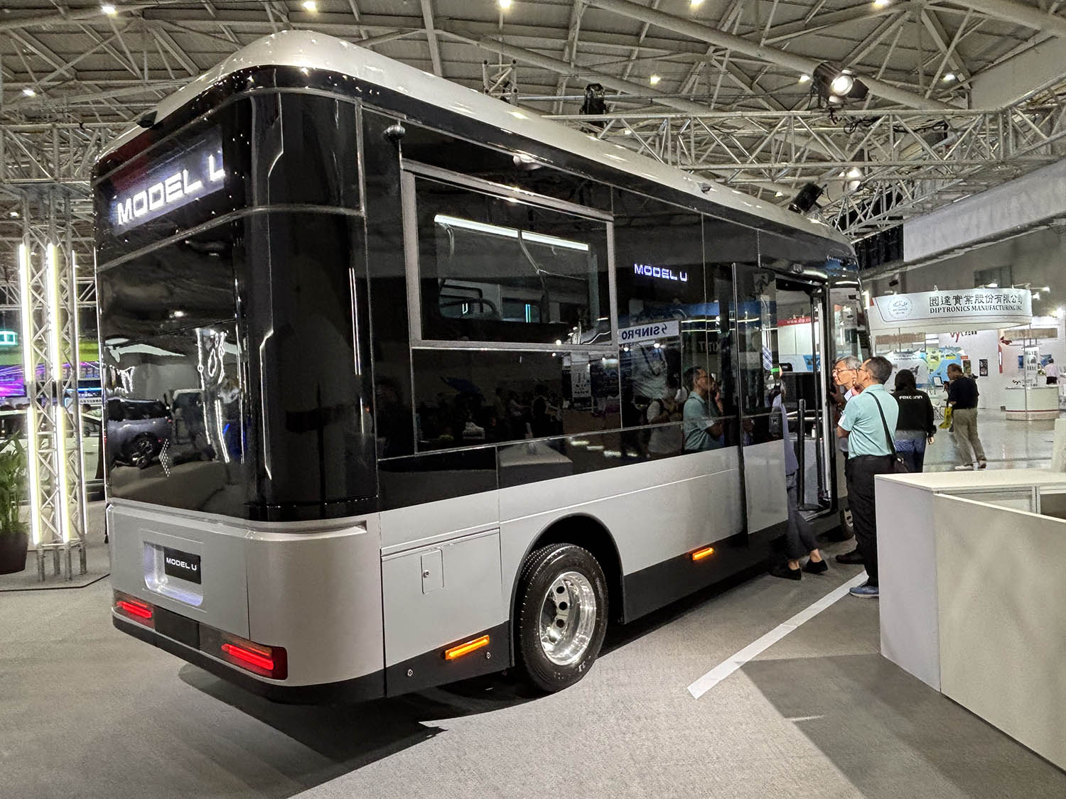 鴻海のEVバス「モデルU」