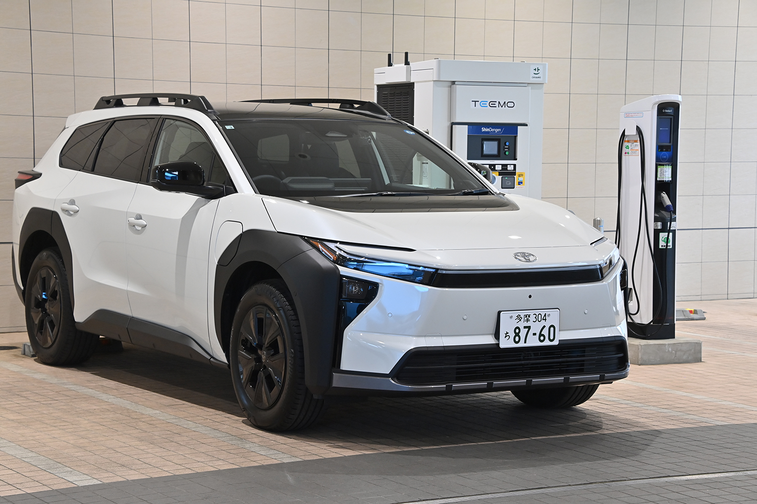 施設内の急速充電器のイメージ