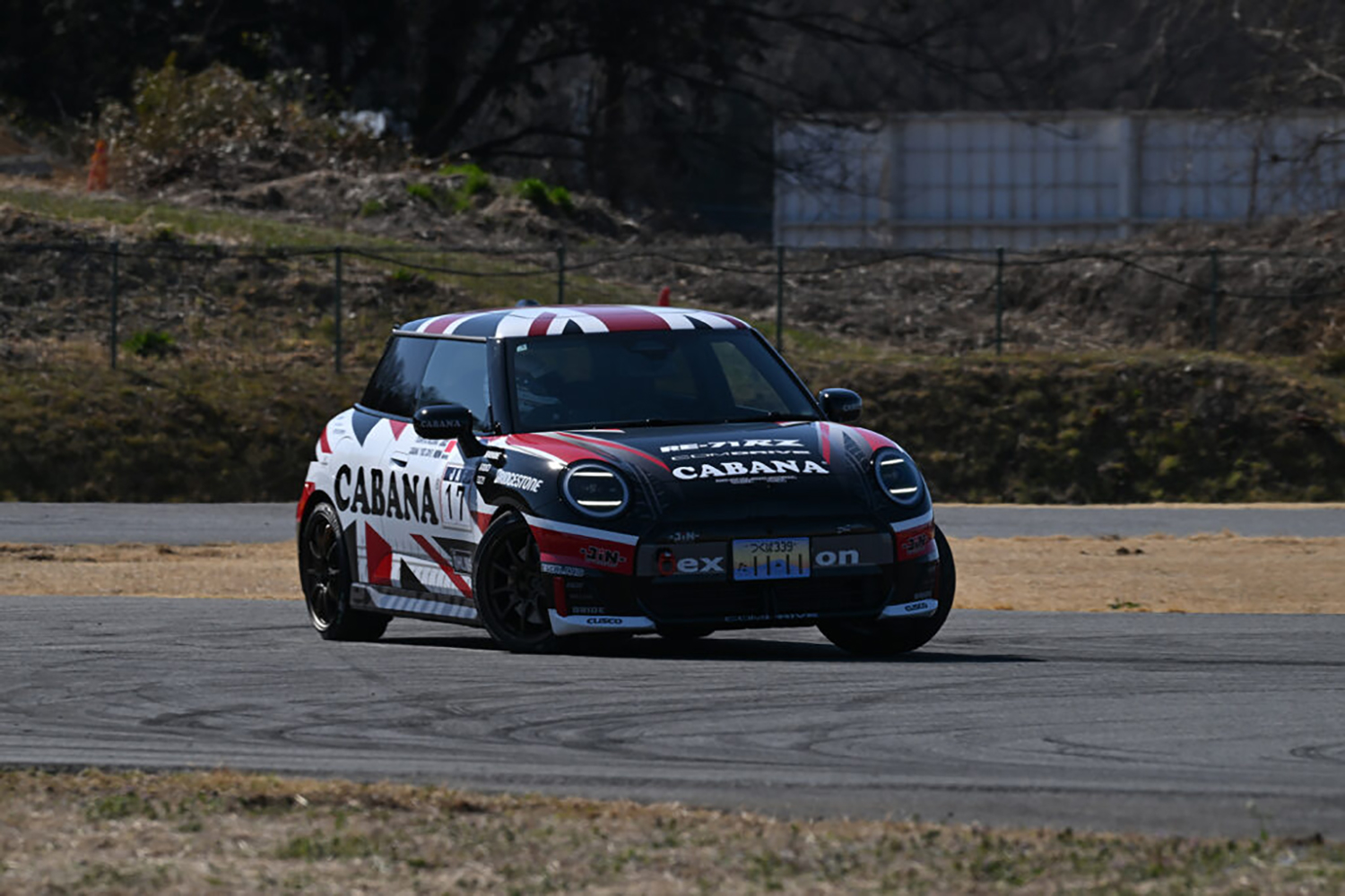 野島選手のMINI JCW E