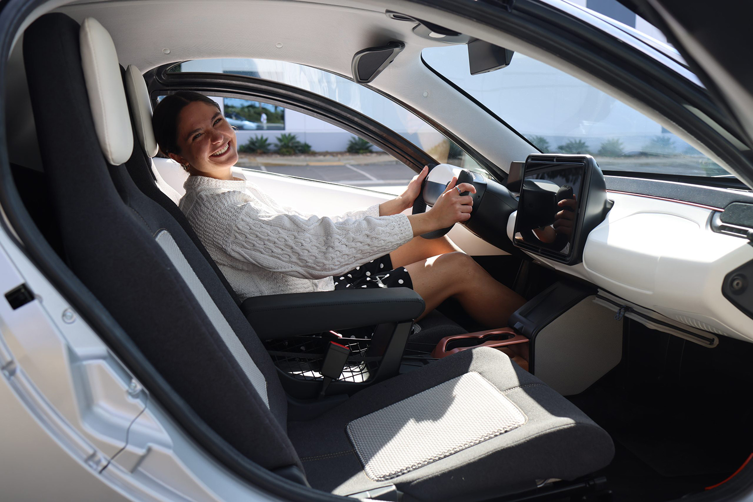 ソーラーEV「アプテラ」