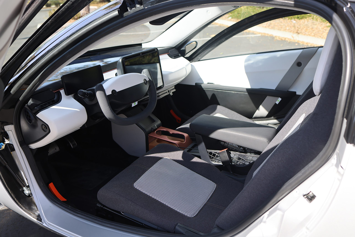 ソーラーEV「アプテラ」