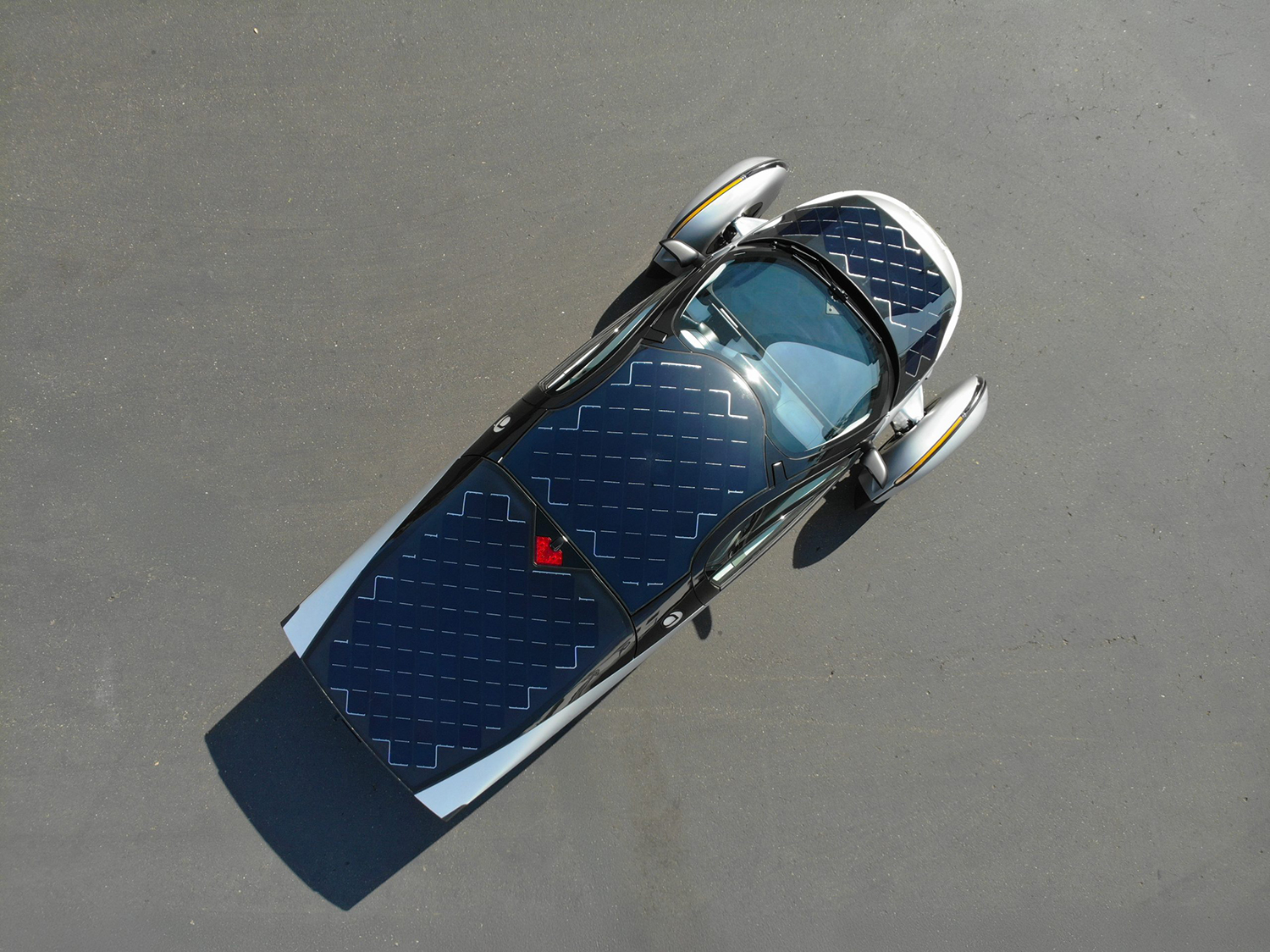 ソーラーEV「アプテラ」