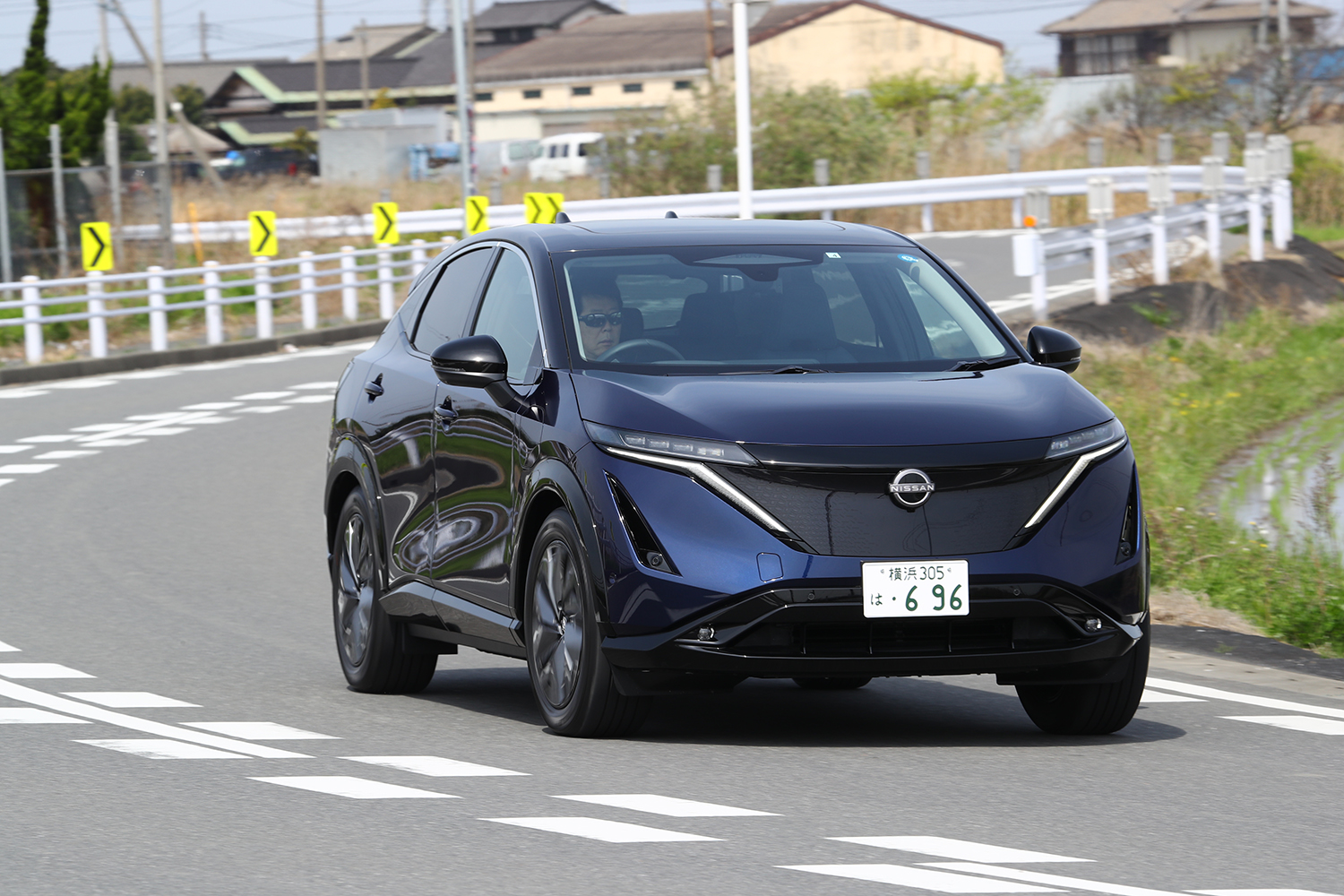 日産アリア